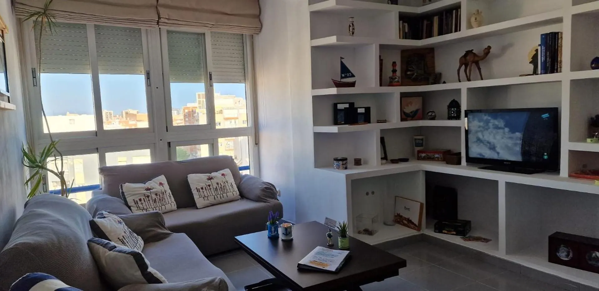 Ventana Al Mediterraneo Almeria Apartment